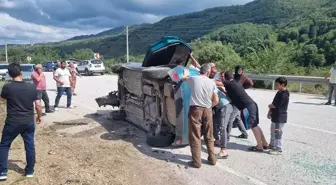 Düzce'de otomobil devrildi, 3 kişi yaralandı