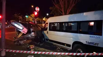 Kartal'da Otomobil Öğrenci Servisine Çarptı