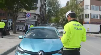 Merzifon'da yapılan denetimlerde 8 araç trafikten men edildi