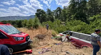 Muğla'da minibüs şarampole devrildi, 7 kişi yaralandı