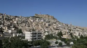 Mardin ve Diyarbakır'da Düğün Fotoğrafları Sıcak Hava Altında Çekiliyor