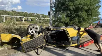 Sinop'ta elektrik direğine çarpan otomobilin sürücüsü yaralandı