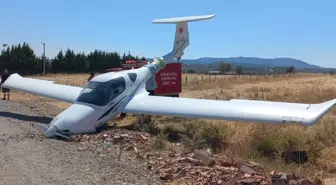 Çanakkale'de eğitim uçağı tarlaya acil iniş yaptı