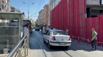 Güngören'de bir binanın yıkımı nedeniyle tramvay seferleri durduruldu