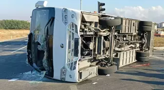 Tekirdağ'da servis midibüsü ile hafif ticari araç çarpıştı: 11 yaralı