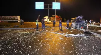 Uşak'ta Sarımsak Yüklü Minibüs Takla Attı, Sürücü Hayatını Kaybetti