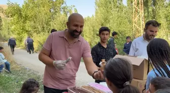 Şemdinli'de Çocuklar İçin Dondurma Şenliği Düzenlendi