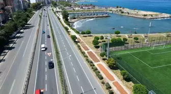 Trabzon'da Fındık Üreticileri Karadeniz Sahil Yolu'nu Harmana Çevirdi