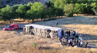 Bodrum'dan Van'a giden otobüs şarampole yuvarlandı, 22 kişi yaralandı