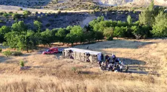 Malatya'da yolcu otobüsü şarampole uçtu: 11 yaralı