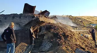 Bingöl'ün Karlıova ilçesinde ahırda çıkan yangın söndürüldü