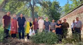 Elazığ Ruh Sağlığı ve Hastalıkları Hastanesi'nde Hobi Bahçesinde Hasat Etkinliği Düzenlendi