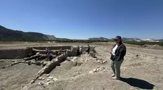 Hacılar Büyük Höyük Kazısı Onursal Başkanı Prof. Dr. Refik Duru'nun Ardından Devam Ediyor