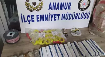 Anamur'da 19,5 Kilo Jel Dinamit Ele Geçirildi, 2 Kişi Gözaltına Alındı