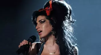 Amy Winehouse neden öldü? Amy Winehouse kaç yaşında öldü?