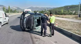 Burdur-Antalya Karayolunda Otomobil Kaza Yaptı