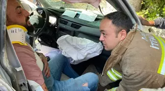 İskenderun'da Ambulans ile Hafif Ticari Araç Çarpıştı: 1'i Ağır 9 Yaralı