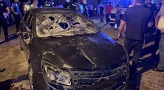 Adana'da Kontrolden Çıkan Otomobil Evlere Çarptı: 1 Ölü, 3 Yaralı