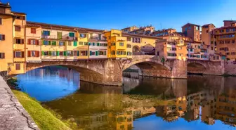 İtalya'da Ponte Vecchio Köprüsüne İsim Yazan Alman Turistlere Yüksek Para Cezası