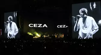 Tarkan ve Ceza Antalya'da muhteşem bir konser verdi