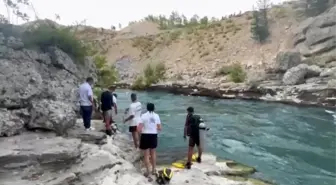 Manavgat'ta Serinlemek İçin Giren Genç Akıntıya Kapılarak Kayboldu