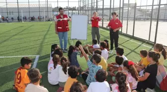 Hatay'da Türk Kızılayı tarafından başlatılan proje ile depremzede çocuklar sporla rahatlıyor