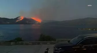 İzmir Urla'da Orman Yangını Söndürme Çalışmaları Devam Ediyor