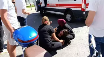 Antalya'da kamyonete çarpan motosiklet sürücüsü yaralandı