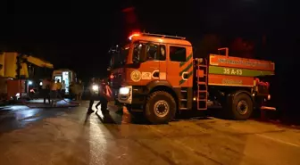 İzmir'de Zeytinlik Alanında Çıkan Yangın Söndürüldü