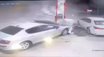 Kontrolden çıkan otomobil benzin istasyonuna böyle daldı