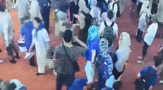 Sultanahmet Camii'nde turistlerin cüzdanları çalındı, şüpheliler yakalandı