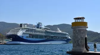 Malta bayraklı kruvaziyer Marmaris'e geldi