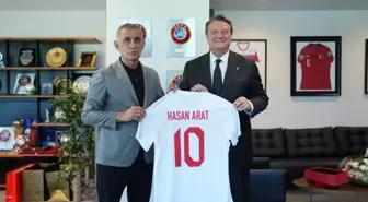 Beşiktaş Kulübü Başkanı Hasan Arat, TFF Başkanı Hacıosmanoğlu'nu ziyaret etti