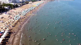 Mersin'in Kızkalesi'nde Tatilcilerin Yoğunluğu Dikkat Çekiyor