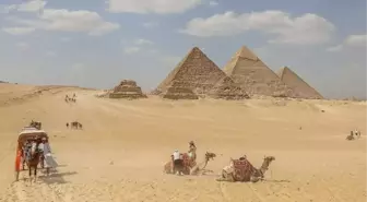 Giza Piramidi nerede? Giza Piramidi ne zaman, kim yaptı? Dünya'nın yedi harikasından Keops Piramidi kaç yıllık?