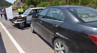 Amasya'da otomobiller çarpıştı: 3 yaralı