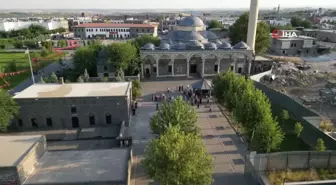 Diyarbakır'da Sultan II. Bayezid Vakfı'nın hayır şartı kapsamında 30 çocuk için sünnet şöleni düzenlendi