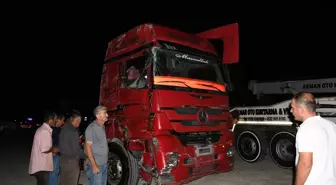 Bolu'da tomruk yüklü tır devrildi, sürücü yaralandı