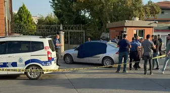 Konya'da Otomobilde Tartışan Eşini Bıçaklayan Adam Teslim Oldu