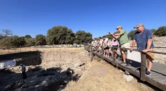 Troya Antik Kenti'nde yapıların gün ışığına çıkarılması için çalışmalar sürüyor