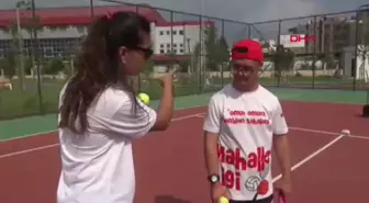 Down Sendromlu Ali Çolakoğlu Tenis Milli Takımına Hazırlanıyor