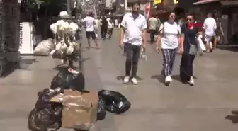 İzmir'de Temizlik İşçileri İş Bıraktı, Çöpler Tepki Çekti