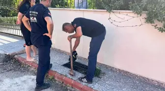 Hatay'da Mahsur Kalan Köpek İtfaiye Tarafından Kurtarıldı