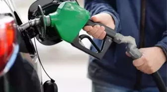 Pompada fiyatlar yine değişiyor! Benzine yapılacak indirim araç sahiplerinin yüzünü güldürecek