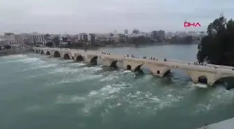 Adana Büyükşehir Belediye Başkanı Seyhan Nehri'ndeki Görüntülerle İlgisi Olmadığını Açıkladı