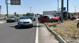 Kütahya'da Kavşakta Otomobil Kazası: 6 Yaralı