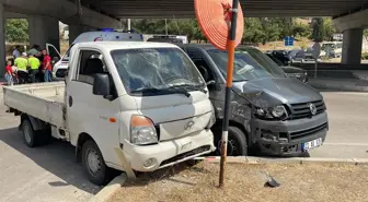 Keşan'da minibüsle kamyonet çarpıştı, yaralanan kadının çocukları babaları tarafından sakinleştirildi