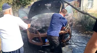 Sakarya'da Otomobil Alev Aldı