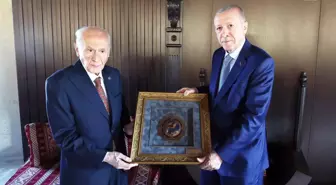 Cumhurbaşkanı Erdoğan, MHP Genel Başkanı Bahçeli ile Ahlat'ta buluştu