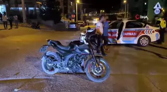 Hafif ticari araç ile motosiklet çarpıştı: 1'i ağır 2 yaralı